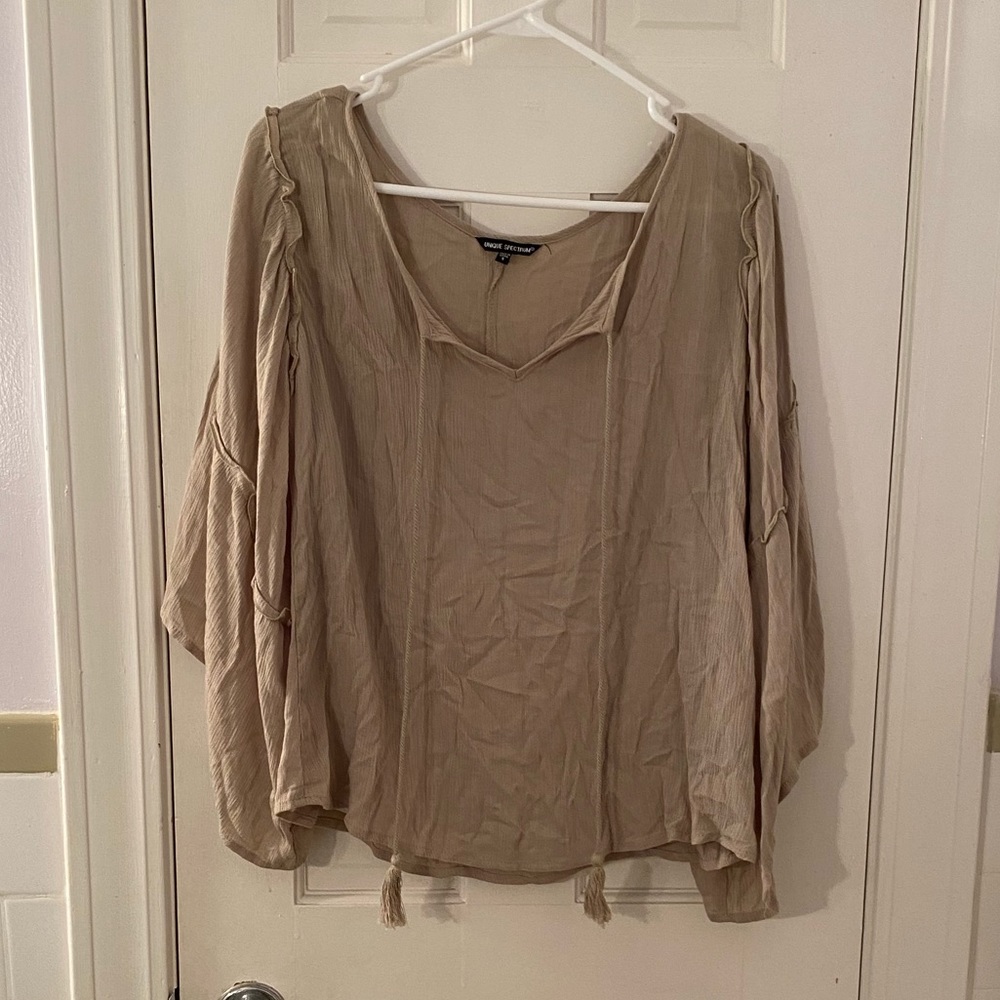 unique spectrum flowy green blouse
